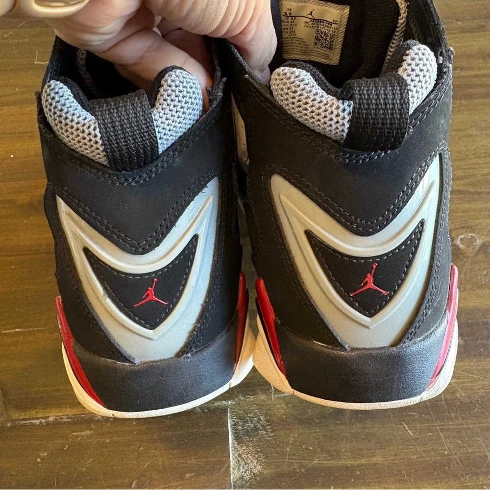 Jordan True Flight Black Gray Red Basketball Nike Men’s 9 1/2 Air